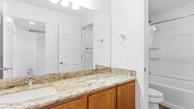 33915 S Colony Drive, Red Rock, AZ 85145