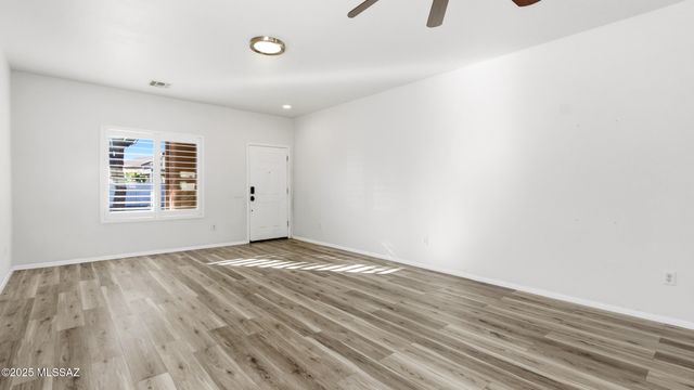 33915 S Colony Drive, Red Rock, AZ 85145