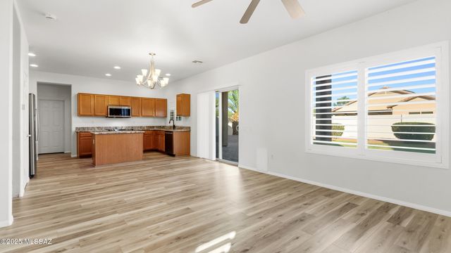 33915 S Colony Drive, Red Rock, AZ 85145