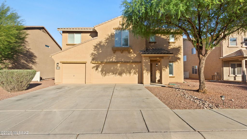 33915 S Colony Drive, Red Rock, AZ 85145