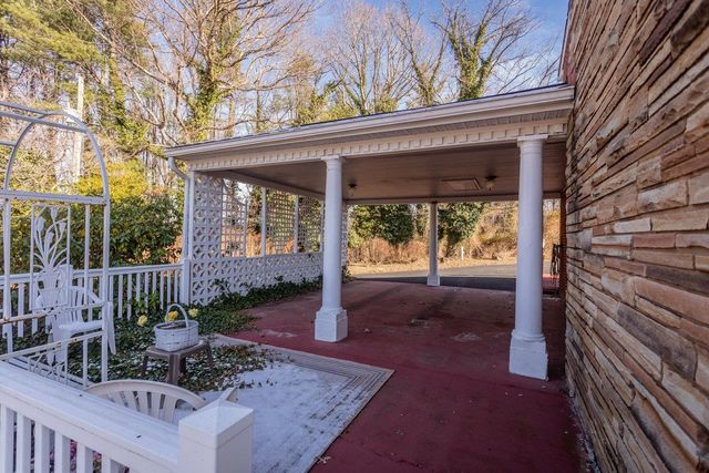 8217 SOUTH EAST SIDE HWY, Elkton, VA 22827