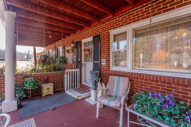 8217 SOUTH EAST SIDE HWY, Elkton, VA 22827