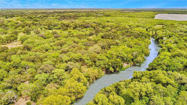 22150 County Rd 1718, Mathis, TX 78368