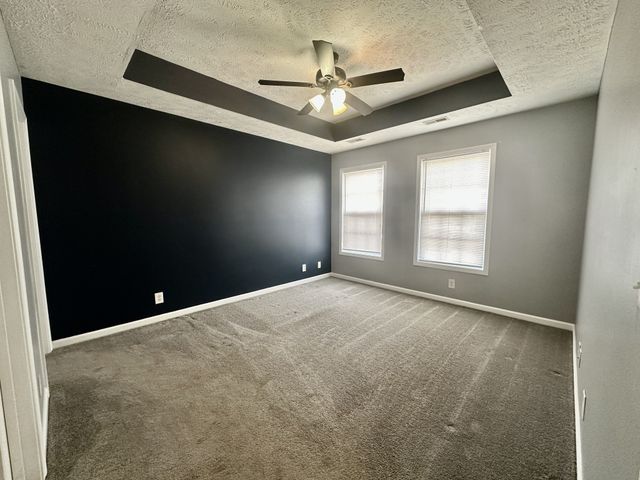 2790 Ridgepole Dr, Clarksville, TN 37040