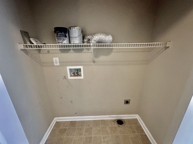 2790 Ridgepole Dr, Clarksville, TN 37040