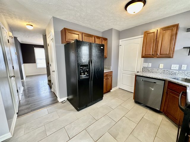 2790 Ridgepole Dr, Clarksville, TN 37040