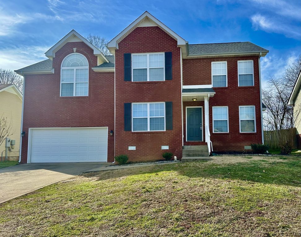 2790 Ridgepole Dr, Clarksville, TN 37040