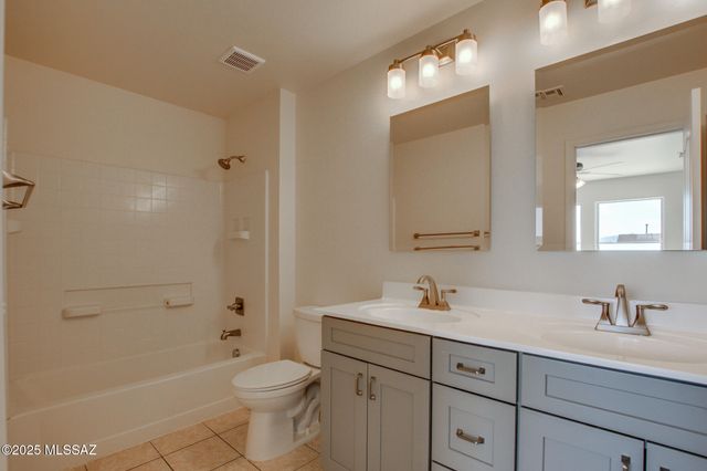 6257 E Stonechat Drive, Tucson, AZ 85756