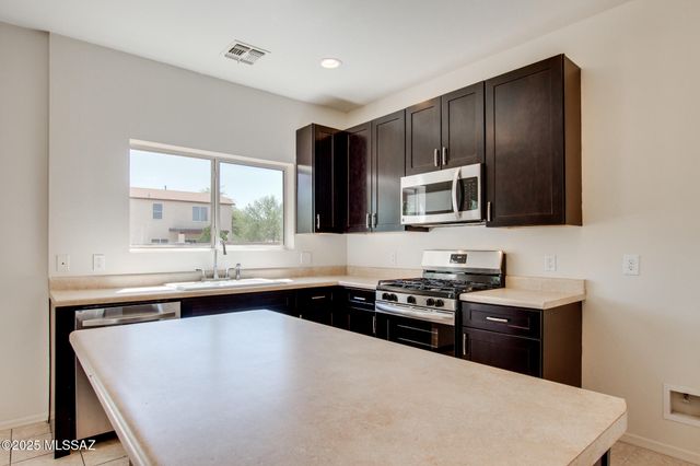 6257 E Stonechat Drive, Tucson, AZ 85756