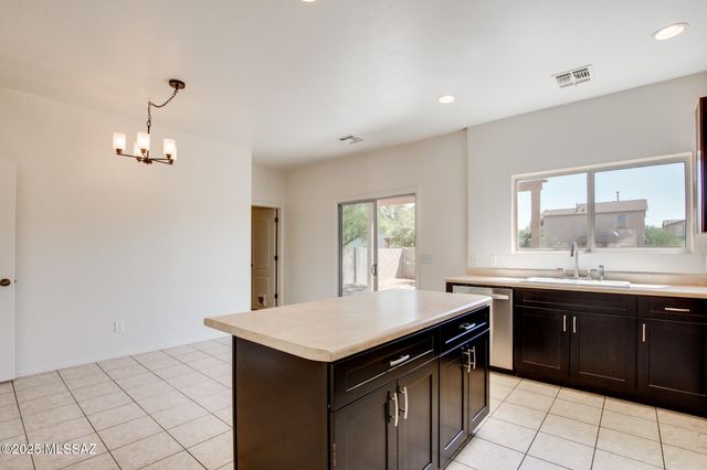 6257 E Stonechat Drive, Tucson, AZ 85756