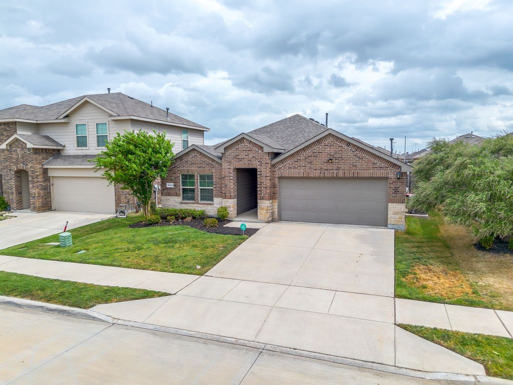 10345 Fort Crockett Trail, Crowley, TX 76036 — photo 2