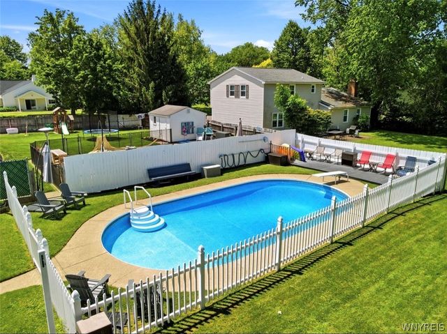 391 Sunset Drive, Hamburg, NY 14075