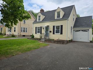 118 Saint Charles Street, West Hartford, CT 06119