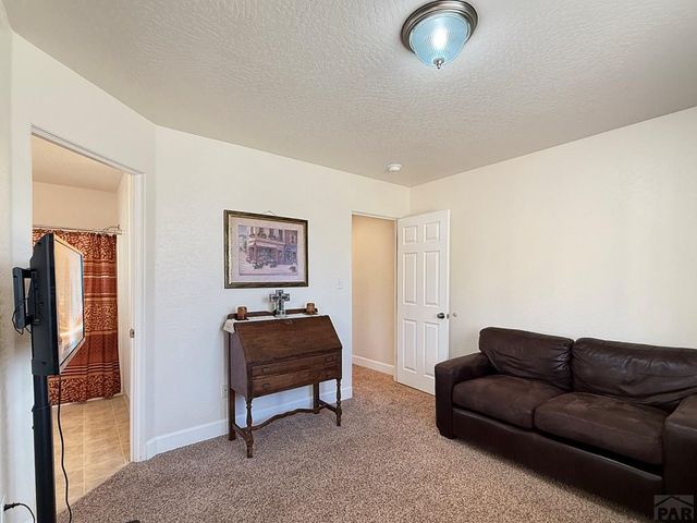 17 Redondo, Pueblo, CO 81005
