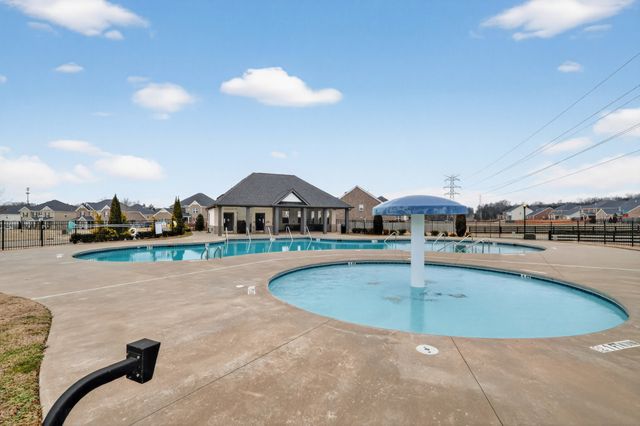 214 Campbell Cir, Mount Juliet, TN 37122