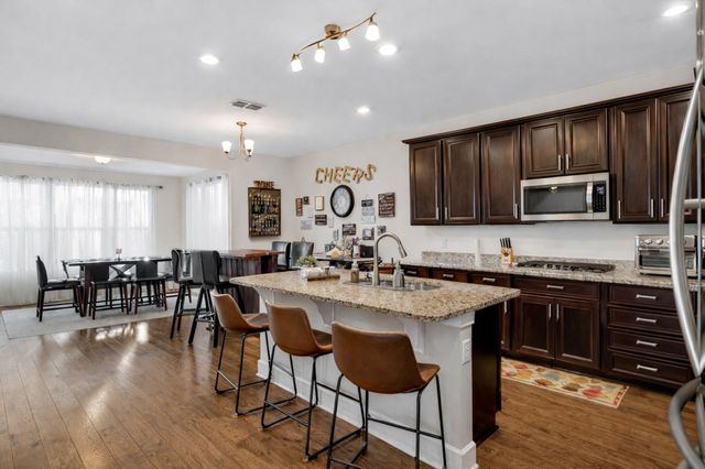 214 Campbell Cir, Mount Juliet, TN 37122