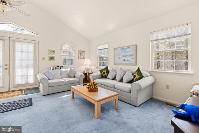1038 OCEAN PKWY, Ocean Pines, MD 21811