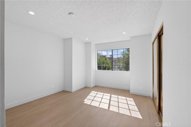 9325 Sunland Park Drive 2, Sun Valley, CA 91352