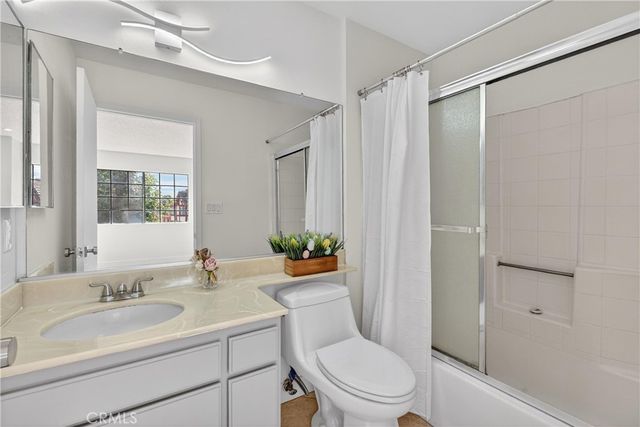 9325 Sunland Park Drive 2, Sun Valley, CA 91352