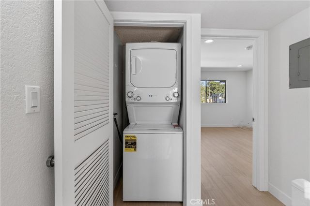 9325 Sunland Park Drive 2, Sun Valley, CA 91352