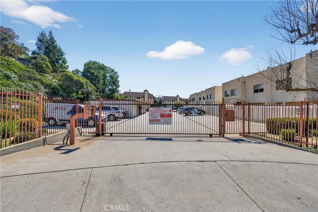 9325 Sunland Park Drive 2, Sun Valley, CA 91352