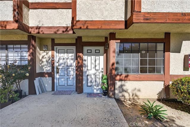 9325 Sunland Park Drive 2, Sun Valley, CA 91352