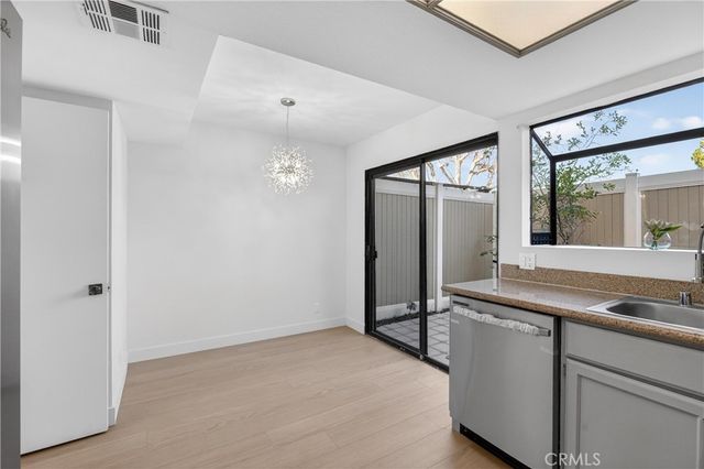 9325 Sunland Park Drive 2, Sun Valley, CA 91352