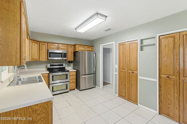 10758 EXECUTIVE Drive, Jacksonville, FL 32225