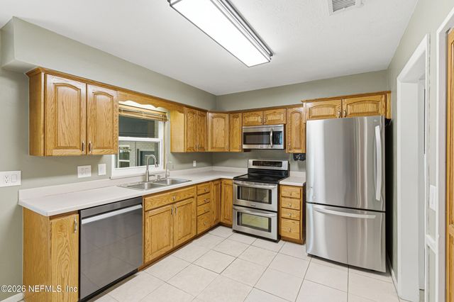 10758 EXECUTIVE Drive, Jacksonville, FL 32225