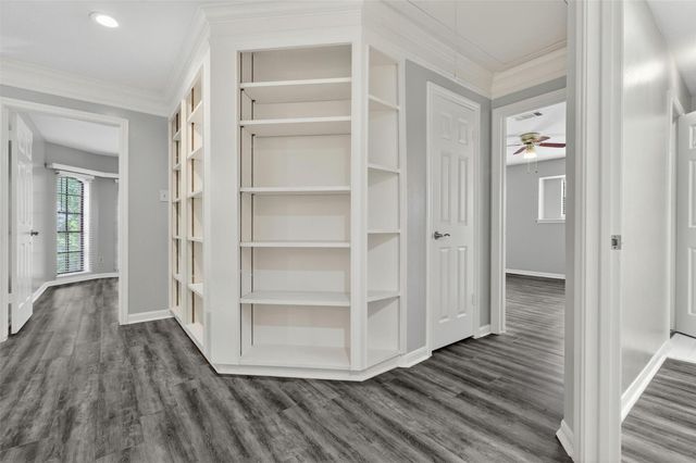 12929 Kingsbridge Lane, Houston, TX 77077