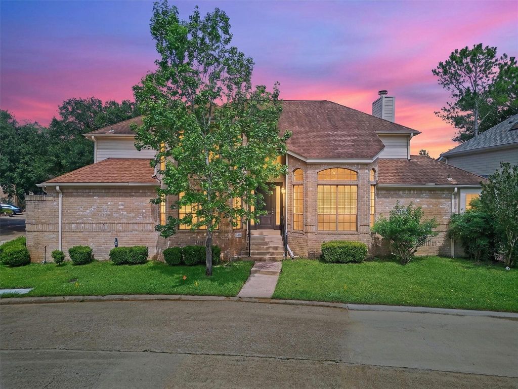 12929 Kingsbridge Lane, Houston, TX 77077