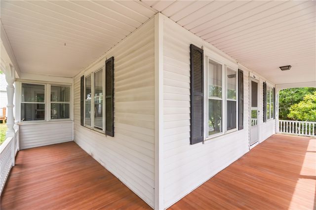 3 Whipple Avenue, Smithfield, RI 02917