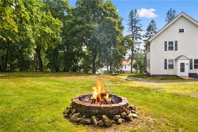 3 Whipple Avenue, Smithfield, RI 02917