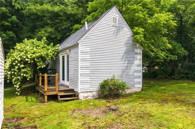 3 Whipple Avenue, Smithfield, RI 02917