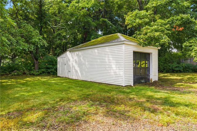3 Whipple Avenue, Smithfield, RI 02917