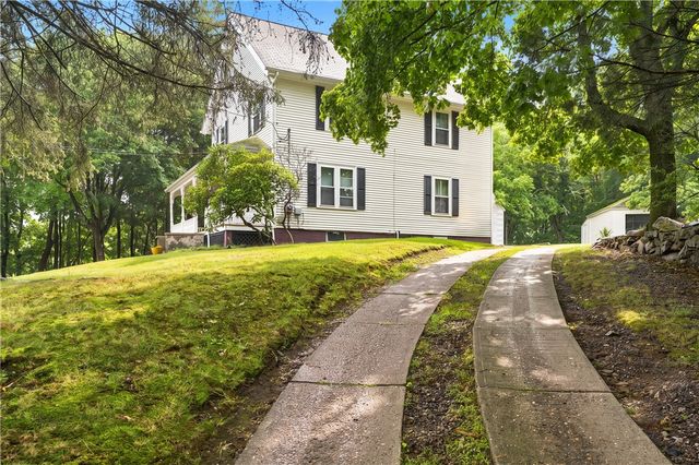 3 Whipple Avenue, Smithfield, RI 02917