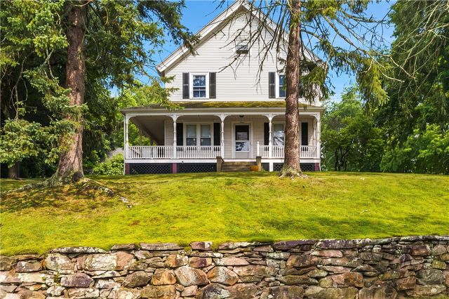 3 Whipple Avenue, Smithfield, RI 02917