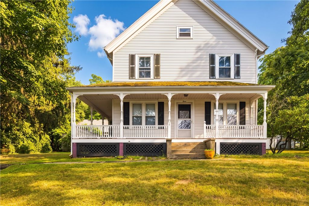 3 Whipple Avenue, Smithfield, RI 02917