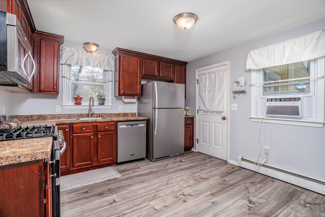 86 Manor Road, Concord, NH 03303