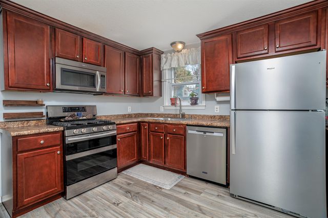 86 Manor Road, Concord, NH 03303