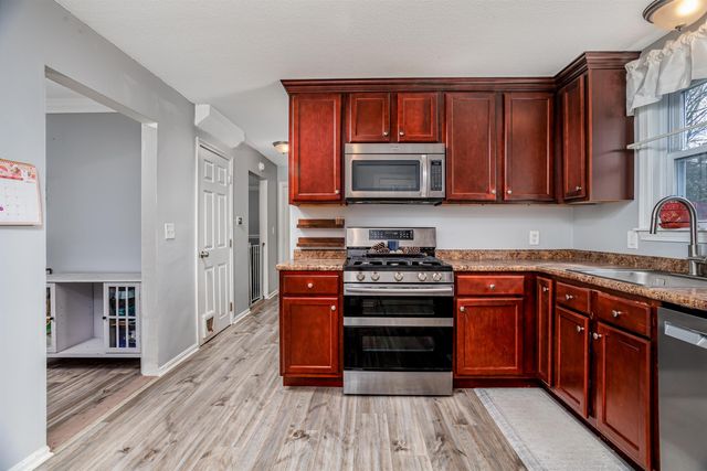 86 Manor Road, Concord, NH 03303