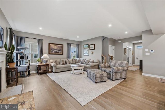 8150 PARKER PL, Fogelsville, PA 18051