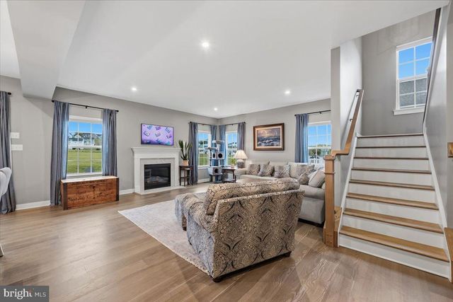 8150 PARKER PL, Fogelsville, PA 18051