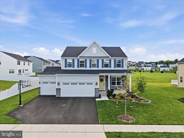 8150 PARKER PL, Fogelsville, PA 18051