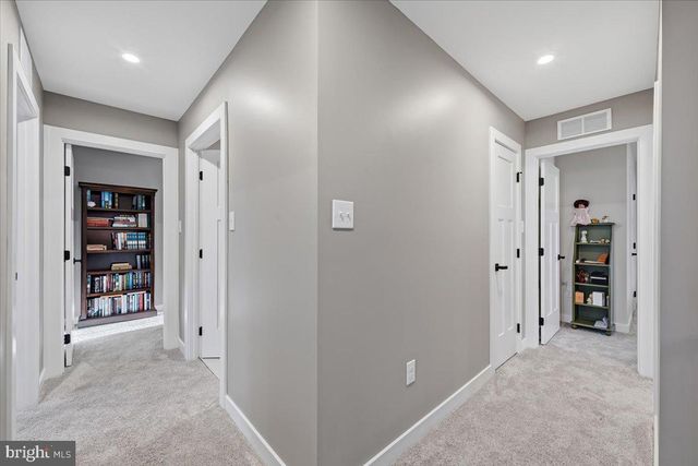 8150 PARKER PL, Fogelsville, PA 18051