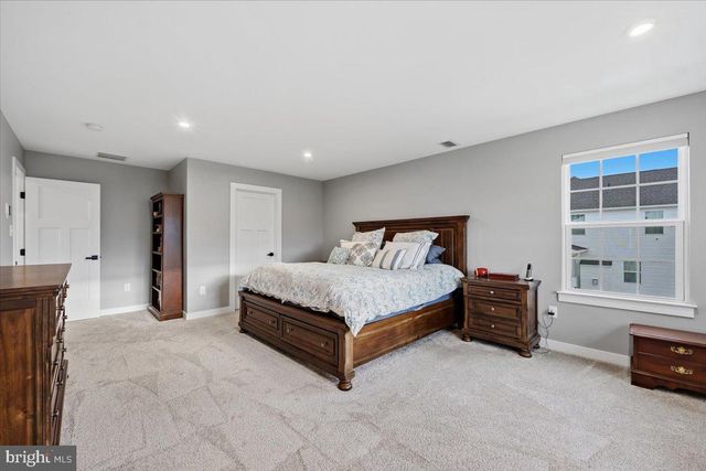 8150 PARKER PL, Fogelsville, PA 18051