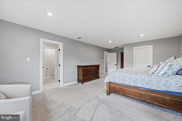 8150 PARKER PL, Fogelsville, PA 18051
