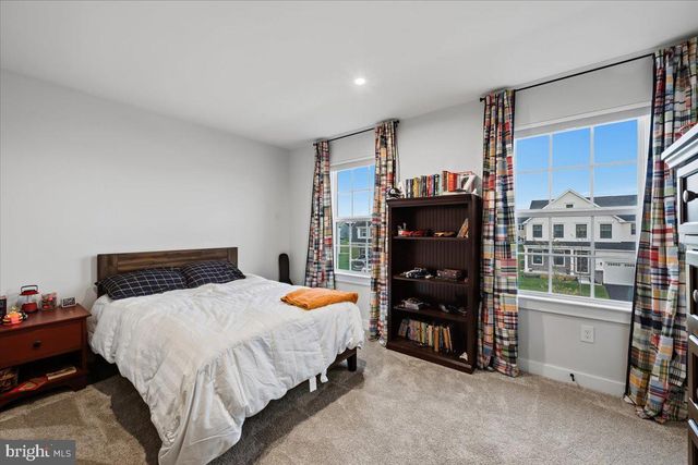 8150 PARKER PL, Fogelsville, PA 18051