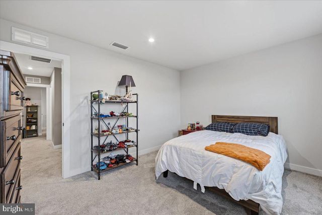 8150 PARKER PL, Fogelsville, PA 18051