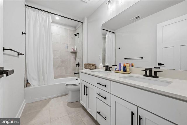 8150 PARKER PL, Fogelsville, PA 18051